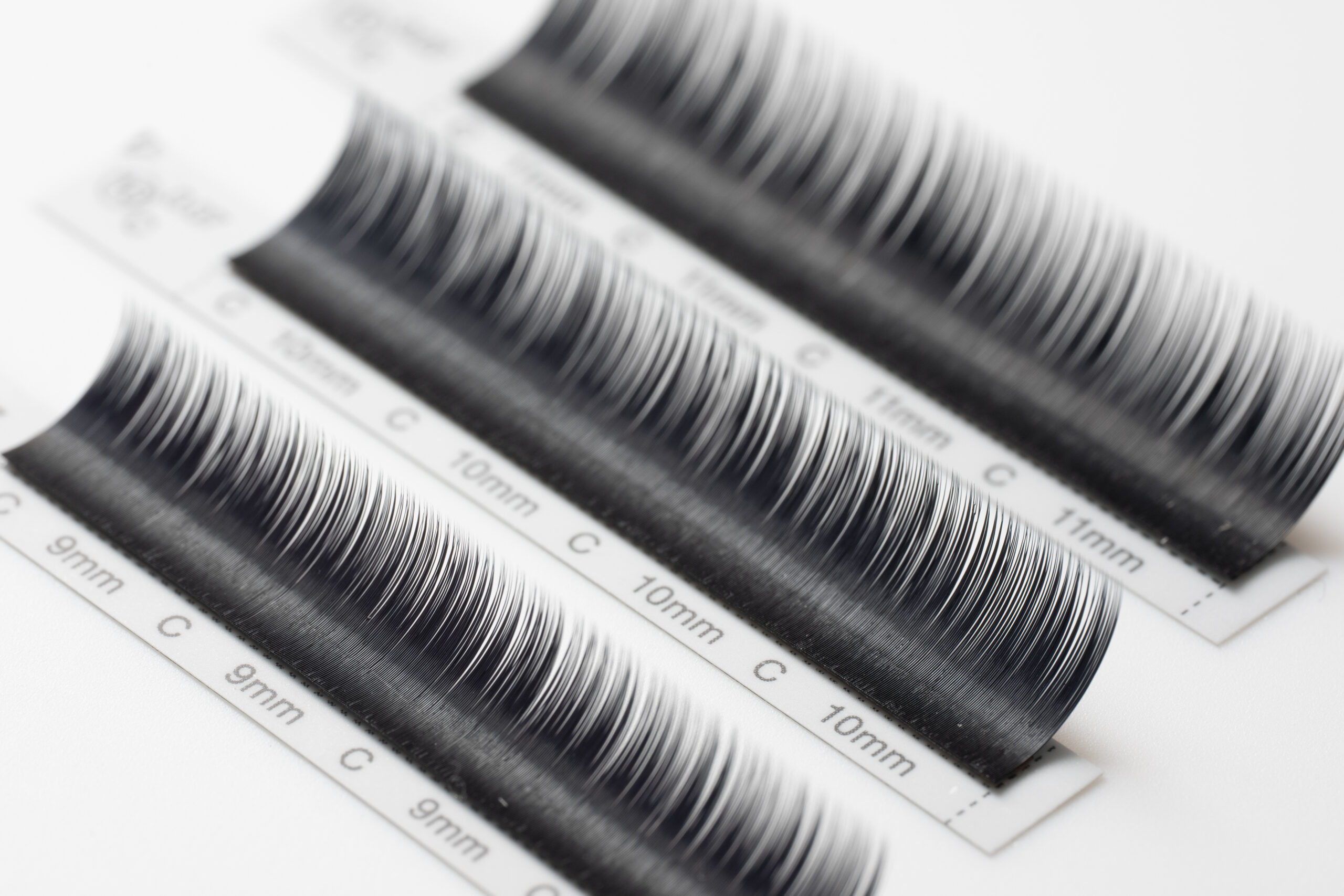 ①羽のように軽い自然な付け心地 