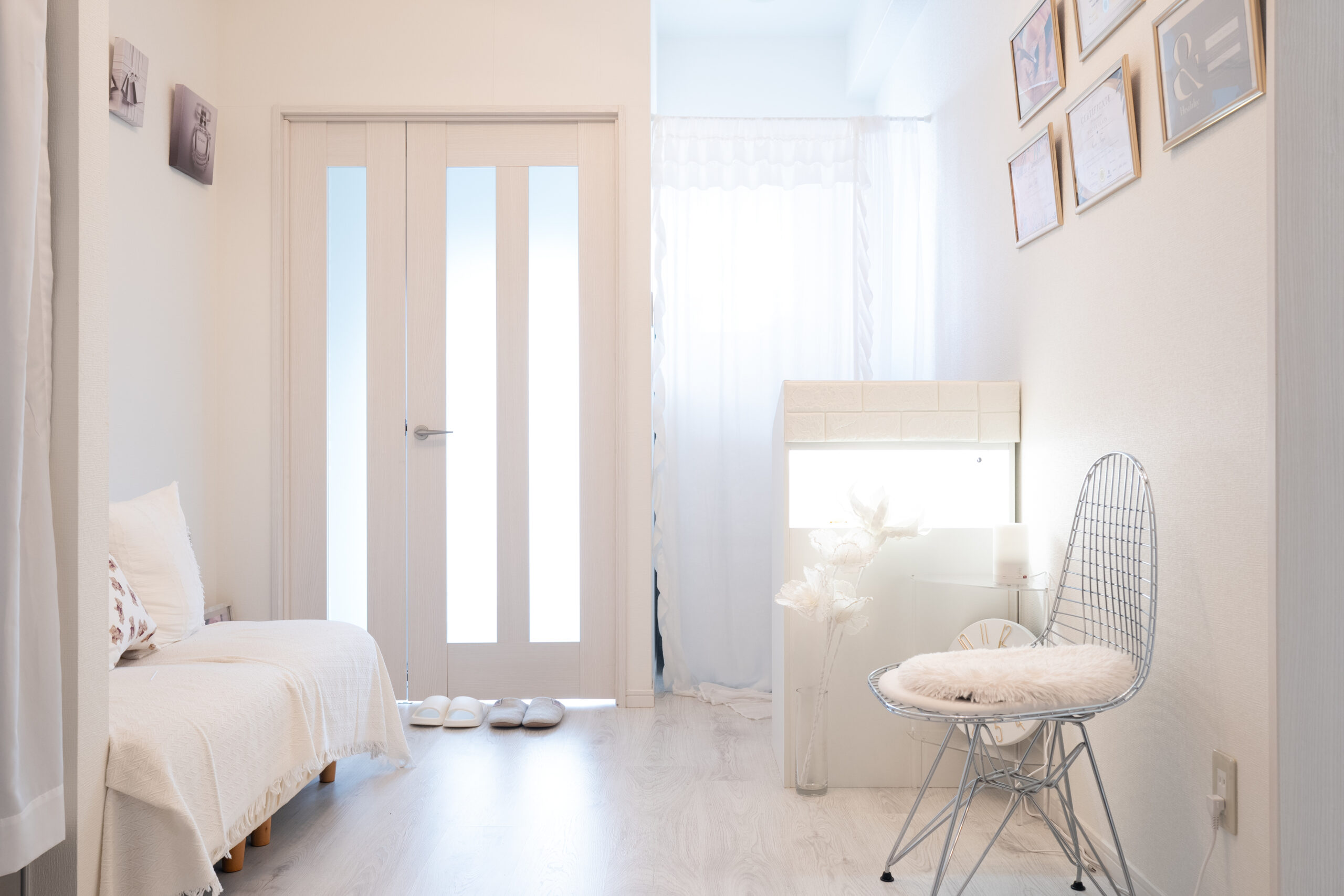 朝のストレスを手放す眉毛ケアを